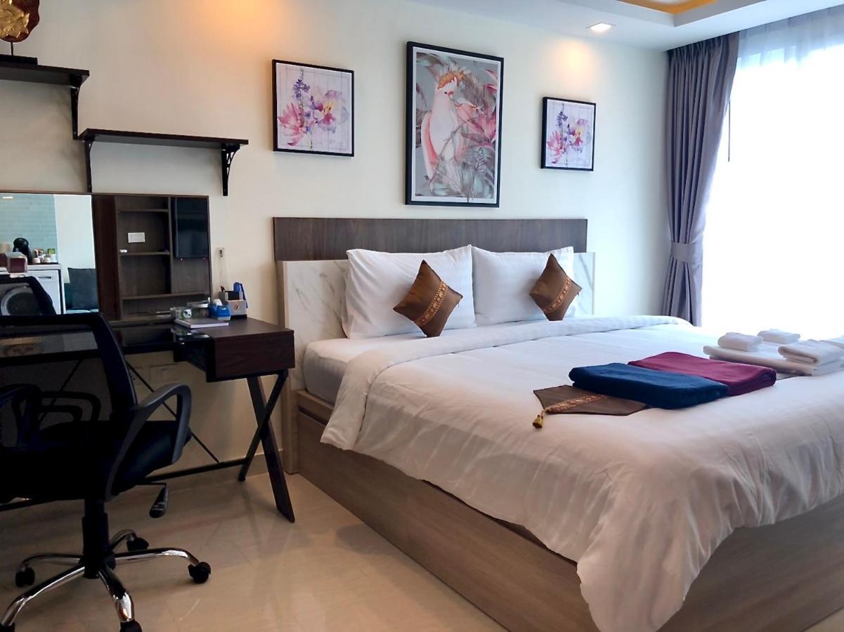 Luxury Business Suits In Grand Avenue By Pattaya City Estates Exterior photo
